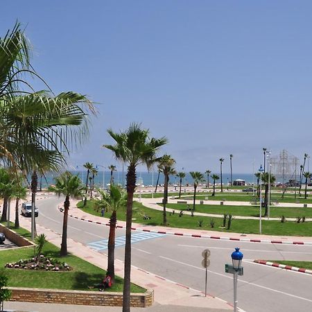 Seafront High Standard Apartment Мартил Екстериор снимка