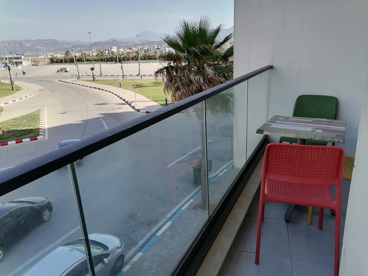 Seafront High Standard Apartment Мартил Екстериор снимка